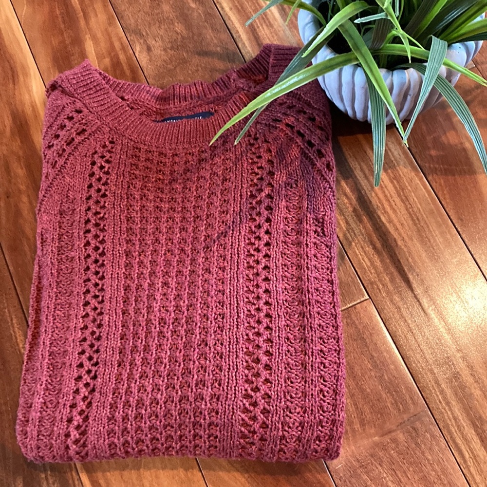 Womens Small American Eagle Outfitters cable knit blush wine long sleeve sweater